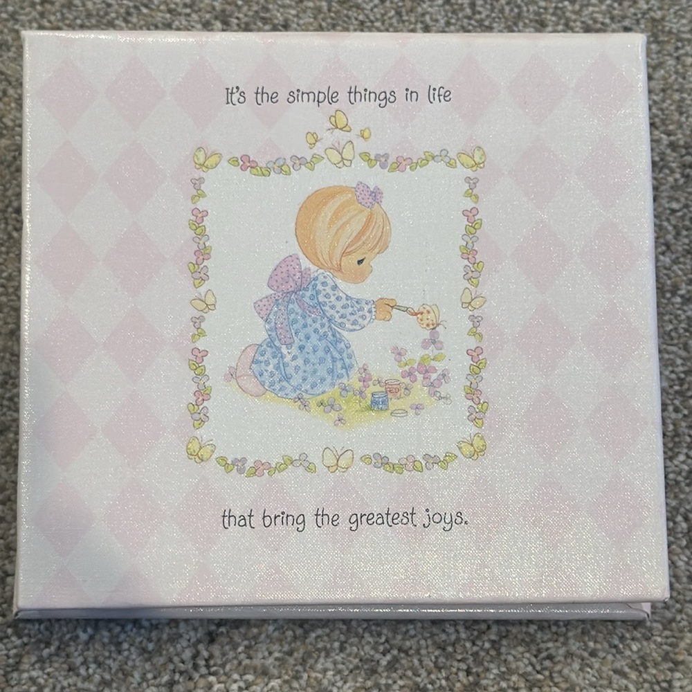 NWOT Precious Moments 4x6 Photo Album